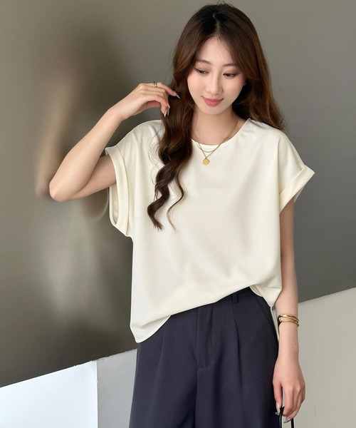 DAY CLOSET(デイ クローゼット)の「【こなれて見えるサイドスリット】無地 フレンチ スリーブ ラウンドネック Tシャツ レディース(Tシャツ/カットソー・レディース・ベージュ/アイボリー/ブラック・M/L)」の7枚目の写真
