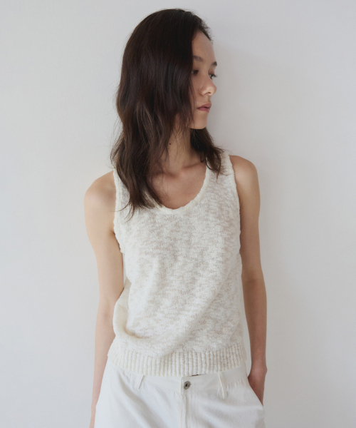 YEARNING(イヤニング)の「COTTON SLUB KNIT SLEEVELESS, IVORY(Tシャツ/カットソー・レディース・その他・FREE)」の1枚目の写真
