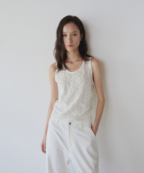 YEARNING(イヤニング)の「COTTON SLUB KNIT SLEEVELESS, IVORY(Tシャツ/カットソー・レディース・その他・FREE)」の3枚目の写真