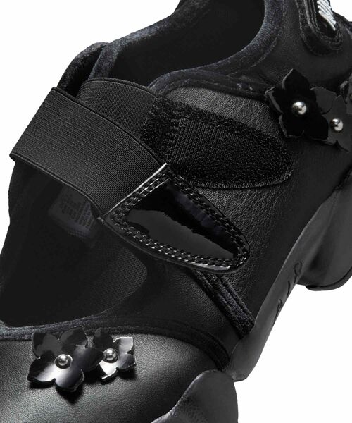 NIKE（ナイキ）の「ナイキ エア リフト ウィメンズシューズ / Nike Air Rift Women's Shoes IV5682-001 Black（スニーカー・レディース・ブラック・25/24/23/26）」の7枚目の写真