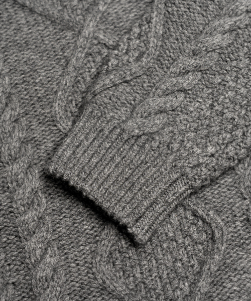 EDINBURGH CLUB(エディンバラクラブ)の「ARAN CREW-NECK SWEATER (GREY)(ニット/セーター・メンズ・グレー・SMALL/LARGE/X-LARGE)」の4枚目の写真