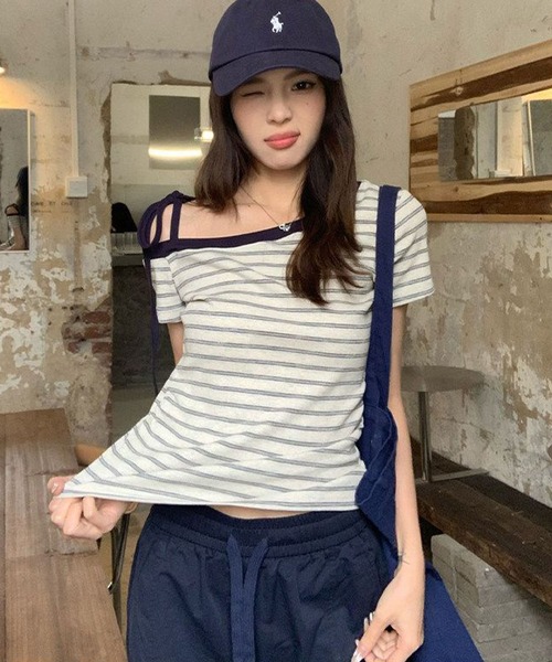 meJane(ミージェーン)の「ワンショルダーリボン ボーダーTシャツ(Tシャツ/カットソー・レディース・オフホワイト・FREE)」の5枚目の写真