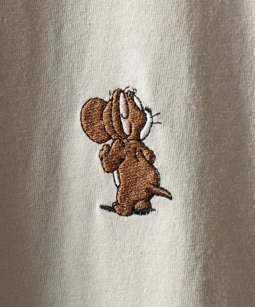 Tom&Jerry(トムアンドジェリー)の「Tom&Jerry/トムとジェリー オーバーサイズ ヴィンテージライク ワンポイント刺繍 袖プリント ロンT 長袖Tシャツ(Tシャツ/カットソー・レディース・ブラック系その他/スミクロ/アイボリー/グレイッシュベージュ・LL/L/M)」の7枚目の写真