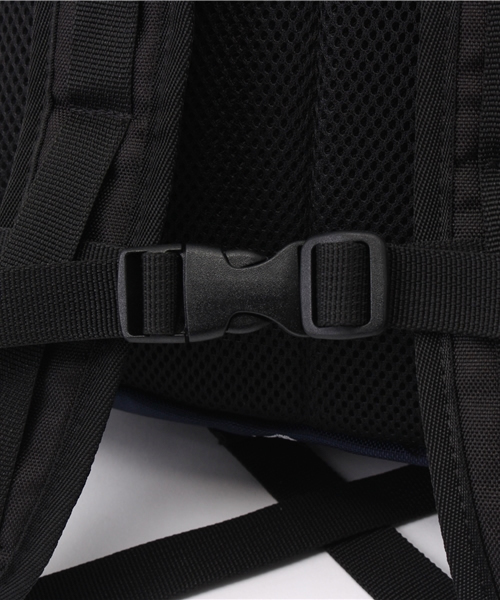 Lee（リー）の「【Lee×SNOOPY】コラボ総柄刺繍デイパック（バックパック/リュック・キッズ・ネイビー・FREE）」の6枚目の写真