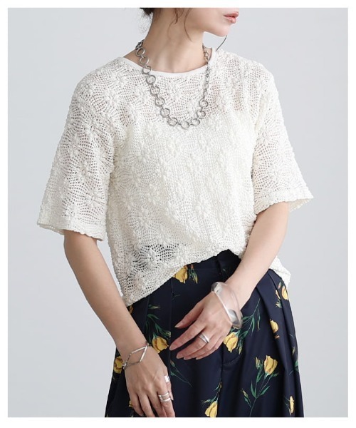 Sawa a la mode(サワアラモード)の「フラワーメッシュクルーネックプルオーバー(Tシャツ/カットソー・レディース・ブラック/アイボリー・FREE)」の15枚目の写真