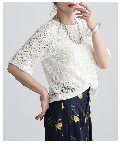 Sawa a la mode(サワアラモード)の「フラワーメッシュクルーネックプルオーバー(Tシャツ/カットソー・レディース・ブラック/アイボリー・FREE)」の17枚目の写真
