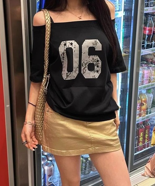 MEMECLE(メメクル)の「【 MEMECLE / メメクル 】ナンバリング スターロゴ ワンショルカットソー(Tシャツ/カットソー・レディース・ブラック/ホワイト/グレー・SMALL/MEDIUM)」の6枚目の写真