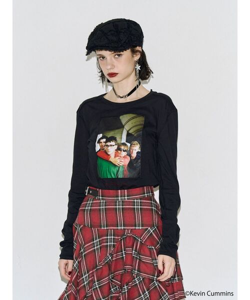 jouetie(ジュエティ)の「【KevinCummins×PosTokyo】シアーロングスリーブTシャツ(Tシャツ/カットソー・レディース・オフホワイト/ブラック・FREE)」の2枚目の写真