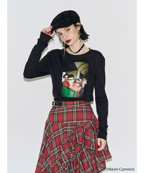 jouetie(ジュエティ)の「【KevinCummins×PosTokyo】シアーロングスリーブTシャツ(Tシャツ/カットソー・レディース・オフホワイト/ブラック・FREE)」の3枚目の写真