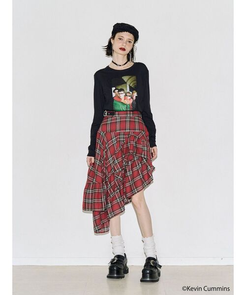 jouetie(ジュエティ)の「【KevinCummins×PosTokyo】シアーロングスリーブTシャツ(Tシャツ/カットソー・レディース・オフホワイト/ブラック・FREE)」の5枚目の写真