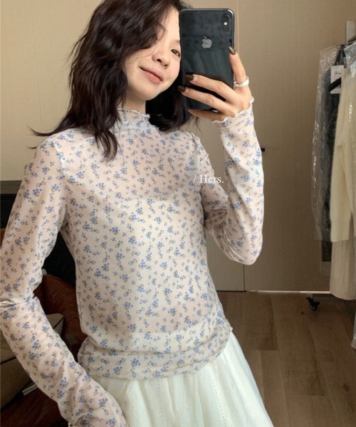 Ritzy（リッツィー）の「小花柄シアーレース長袖インナートップス（Tシャツ/カットソー・レディース・ブルー・FREE）」の7枚目の写真