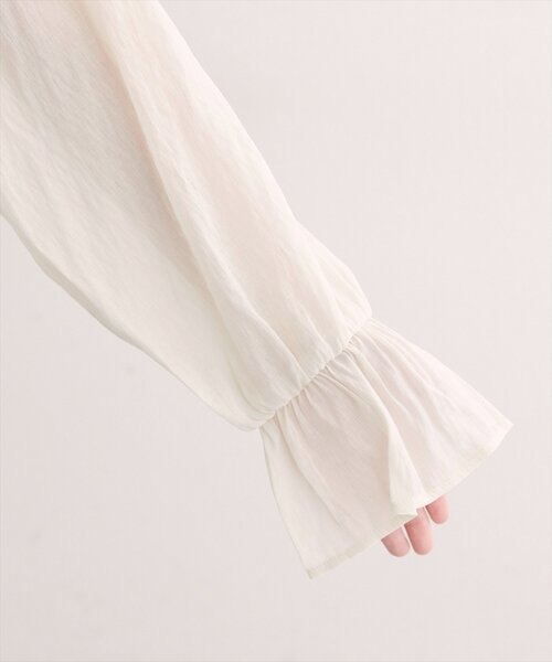 natural couture（ナチュラルクチュール）の「Vネックフリル衿キャンディスリーブブラウス（シャツ/ブラウス・レディース・アイボリー/レッド系その他/ブラウン・FREE）」の14枚目の写真