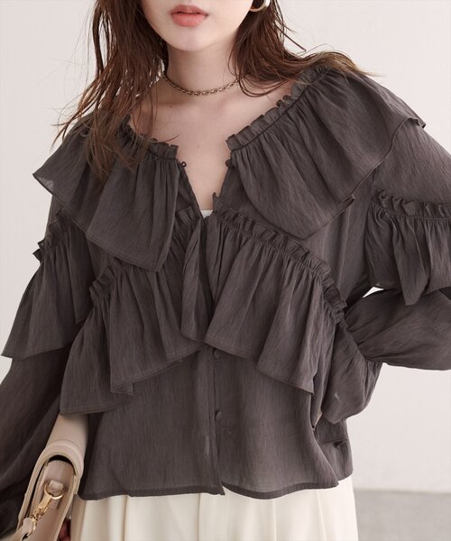 natural couture（ナチュラルクチュール）の「Vネックフリル衿キャンディスリーブブラウス（シャツ/ブラウス・レディース・アイボリー/レッド系その他/ブラウン・FREE）」の17枚目の写真