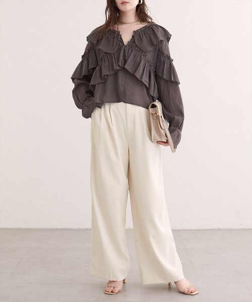natural couture（ナチュラルクチュール）の「Vネックフリル衿キャンディスリーブブラウス（シャツ/ブラウス・レディース・アイボリー/レッド系その他/ブラウン・FREE）」の20枚目の写真