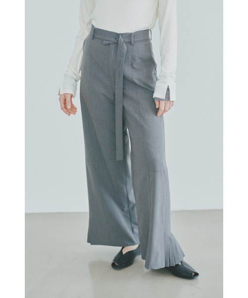 Muel Chic(ミュエルシック)の「Amara slacks アマラスラックス(スラックス・レディース・ベージュ系/グレー/ブラック・MEDIUM/SMALL)」の13枚目の写真