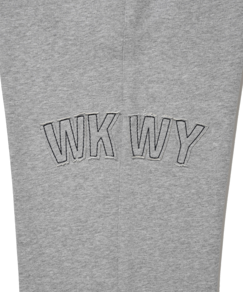 Wacky WiLLy(ワッキーウィリー)の「WKWY タイポ スウェットパンツ ブラック(スウェットパンツ・レディース・その他・SMALL/MEDIUM/LARGE/X-LARGE)」の5枚目の写真