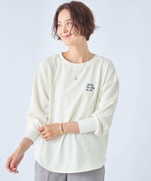 とことん着回しができるロゴTEEブラウス