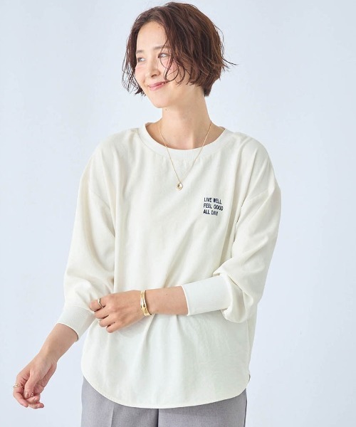 Belle Maison(ベルメゾン)の「とことん着回しができるロゴTEEブラウス(Tシャツ/カットソー・レディース・グレイッシュベージュ/オフホワイト/チャコール・S/M/3L/L/LL)」の1枚目の写真