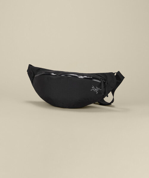 ARC'TERYX(アークテリクス)の「ARC’TERYX/アークテリクス AXIOS 4 CROSSBODY/アクシオス4 クロスボディ(ボディバッグ/ウエストポーチ・メンズ・サックスブルー/オリーブ/ブラック・ONE SIZE)」の1枚目の写真