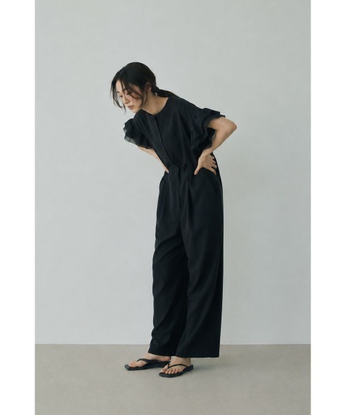 marjour(マージュール)の「FRILL SLEEVE JUMPSUIT(サロペット/オーバーオール・レディース・ブラック/ネイビー・M)」の5枚目の写真