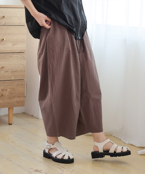 A HAPPY MARILYN(アハッピーマリリン)の「【選べる2丈×4サイズ】暑い秋に最適! 綿100% さらっと優しいコットン バレルレッグパンツ(その他パンツ・レディース・ライム/グリーン/ブラック/モカ/グレイッシュベージュ/サンドベージュ/カーキ/グレー/レンガ/ネイビー/ブルーグレー/チャコール・L2/L4/S2/S3/S4/S1/L3/L1)」の5枚目の写真