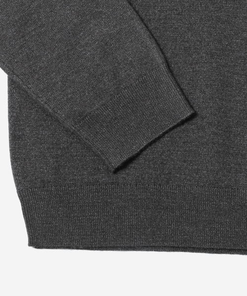 ADHOC(アドホック)の「男女兼用 ベーシック モックネック ニット (DK-GREY) (HCALKA2)(ニット/セーター・レディース・その他・90/100/95/105)」の4枚目の写真