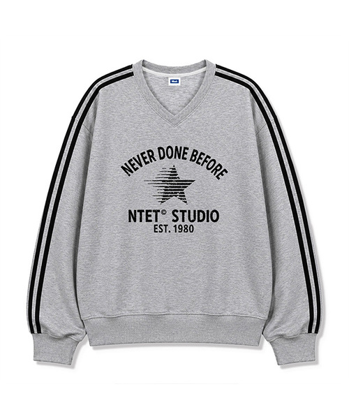 NTET(エンティーイーティー)の「NEVERSTAR トラックVネックスウェット (4color)(スウェット・メンズ・ライトグレー/ブラック/ネイビー/グレー・SMALL/MEDIUM/LARGE/X-LARGE)」の3枚目の写真