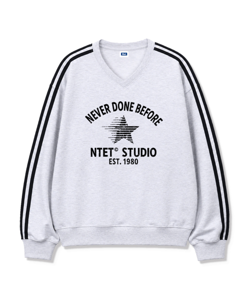 NTET(エンティーイーティー)の「NEVERSTAR トラックVネックスウェット (4color)(スウェット・メンズ・ライトグレー/ブラック/ネイビー/グレー・SMALL/MEDIUM/LARGE/X-LARGE)」の5枚目の写真