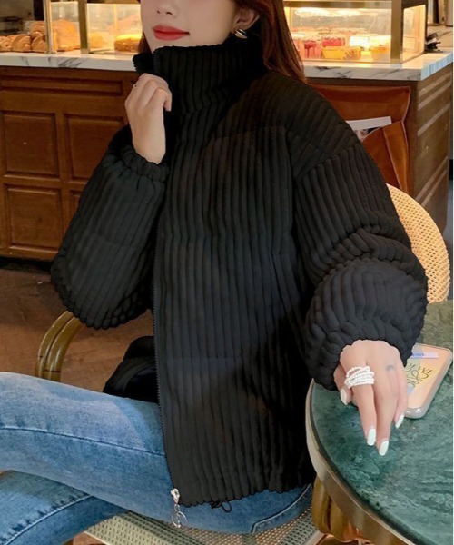 &soiree(アンドソワレ)の「コーデュロイスタンドカラーダウンジャケット(ダウンジャケット/コート・レディース・ブラック/ホワイト/ブラウン/ピンク・LARGE/X-LARGE/SMALL/MEDIUM)」の8枚目の写真