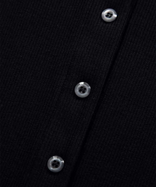 ASON(アズオン)の「MUTE BUTTON CARDIGAN / BLACK(カーディガン/ボレロ・レディース・その他・FREE)」の5枚目の写真