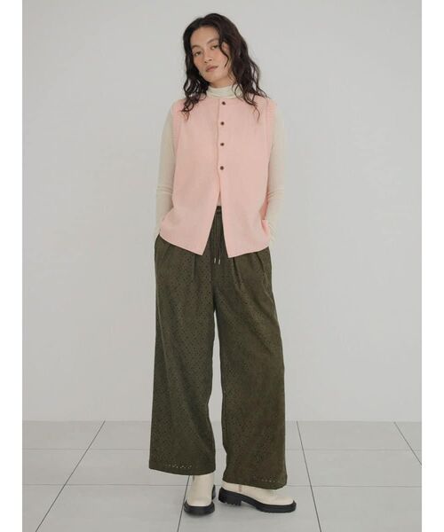 FIKA.（フィーカ）の「Cutwork faux suede easy pants（その他パンツ・レディース・キャメル/カーキ・MEDIUM）」の17枚目の写真