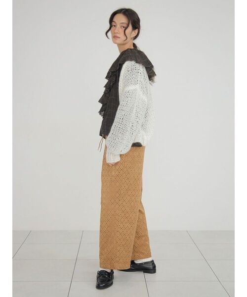 FIKA.（フィーカ）の「Cutwork faux suede easy pants（その他パンツ・レディース・キャメル/カーキ・MEDIUM）」の3枚目の写真