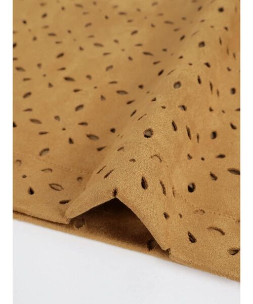 FIKA.（フィーカ）の「Cutwork faux suede easy pants（その他パンツ・レディース・キャメル/カーキ・MEDIUM）」の6枚目の写真