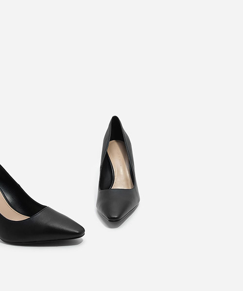 CHARLES & KEITH(チャールズ & キース)の「ポインテッドトゥパンプス / POINTED TOE PUMPS(パンプス・レディース・ブラック/ピンク/バーガンディー・22.5cm/24.5cm/23cm/25cm/23.5cm/24cm)」の11枚目の写真