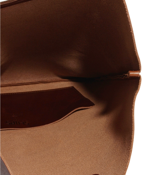 SHIPS(シップス)の「AMIACALVA:LEATHER CRUCH/BAG 2(クラッチバッグ・メンズ・ブラック/ブラウン・ONE SIZE)」の5枚目の写真