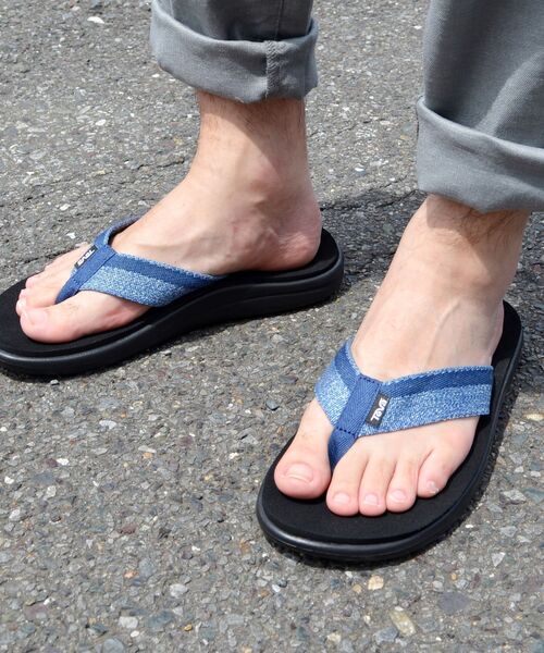 Teva(テバ)の「TEVA: VOYA FLIP(サンダル・メンズ・ライトブルー/ブラック/グレー/チャコールグレー・7/8/9/10)」の4枚目の写真