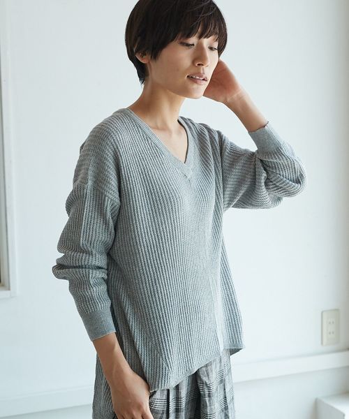 AMERICAN HOLIC（アメリカンホリック）の「・長袖ワッフル編み両Vネックプルオーバー（ニット/セーター・レディース・オフホワイト/ライトカーキ/ネイビー/ブラック/杢グレー・FREE）」の3枚目の写真