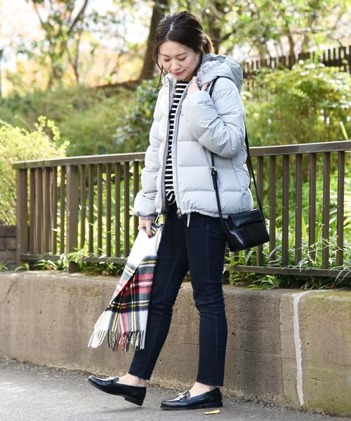 liflattie ships（リフラティ シップス）の「liflattie ships:シームレスダウンフーディー◇（ダウンジャケット/コート・レディース・ライトグレー/ブラック・SMALL/MEDIUM）」の4枚目の写真