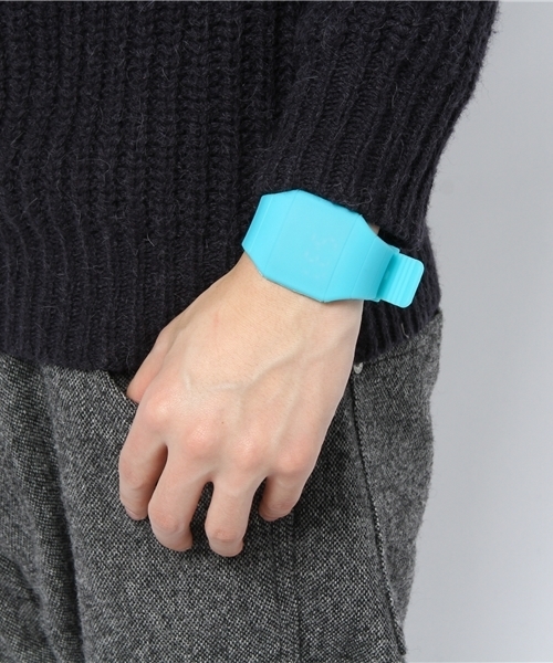 bpr BEAMS（ビーピーアール ビームス ）の「ON TIME / LED WATCH（アナログ腕時計・メンズ・ホワイト/ブラック/レッド/オレンジ/グリーン/ブルー・ONE SIZE）」の11枚目の写真