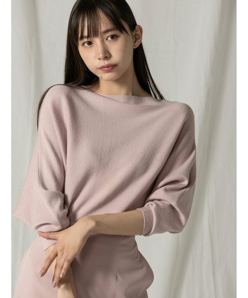 fifth(フィフス)の「シルキータッチボートネックドルマンニット(ニット/セーター・レディース・ホワイト/ブラック/ベージュ/スモークピンク/グレー/ブルー・MEDIUM)」の6枚目の写真