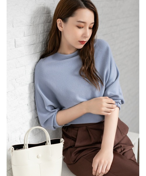fifth(フィフス)の「シルキータッチボートネックドルマンニット(ニット/セーター・レディース・ホワイト/ブラック/ベージュ/スモークピンク/グレー/ブルー・MEDIUM)」の5枚目の写真