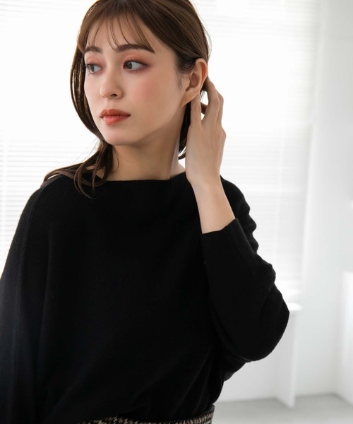 fifth(フィフス)の「シルキータッチボートネックドルマンニット(ニット/セーター・レディース・ホワイト/ブラック/ベージュ/スモークピンク/グレー/ブルー・MEDIUM)」の21枚目の写真