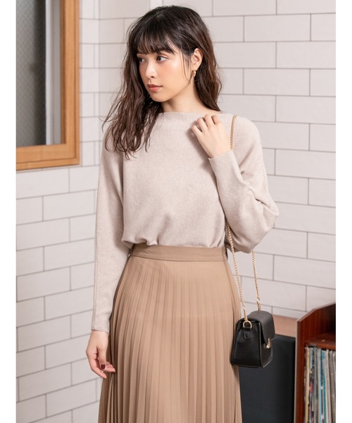 fifth(フィフス)の「シルキータッチボートネックドルマンニット(ニット/セーター・レディース・ホワイト/ブラック/ベージュ/スモークピンク/グレー/ブルー・MEDIUM)」の18枚目の写真