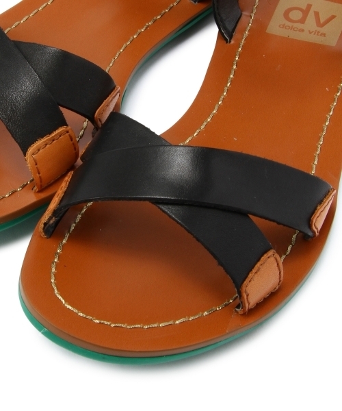 BEAUTY&YOUTH UNITED ARROWS（ビューティーアンドユースユナイテッドアローズ）の「BYSF DOLCE VITA クロスアンクルストラップサンダル ◆（サンダル・レディース・ホワイト/ブラック・8/7/6）」の3枚目の写真