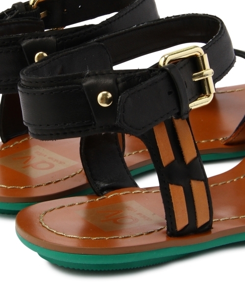 BEAUTY&YOUTH UNITED ARROWS（ビューティーアンドユースユナイテッドアローズ）の「BYSF DOLCE VITA クロスアンクルストラップサンダル ◆（サンダル・レディース・ホワイト/ブラック・8/7/6）」の4枚目の写真