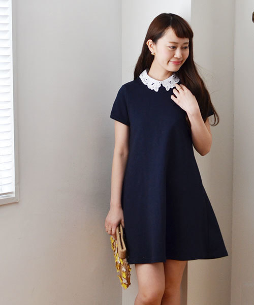 Khaju(カージュ)の「Khaju:レースカラーワンピース□(ワンピース・レディース・ライトグレー/ネイビー・ONE SIZE)」の1枚目の写真