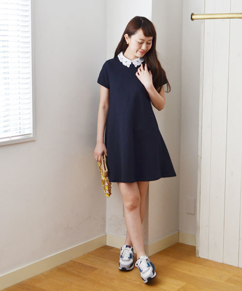 Khaju(カージュ)の「Khaju:レースカラーワンピース□(ワンピース・レディース・ライトグレー/ネイビー・ONE SIZE)」の5枚目の写真