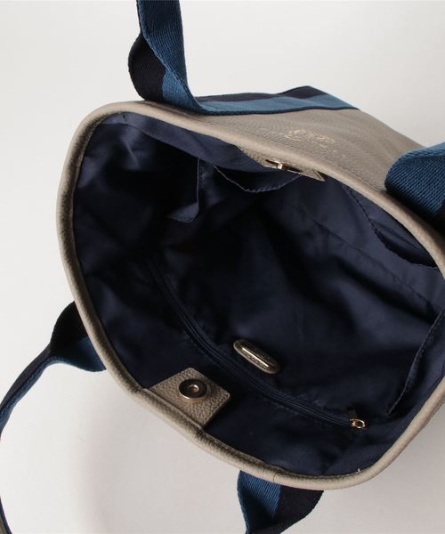 LA BAGAGERIE（ラバガジェリー）の「バイカラーテープハンドルレザートート（トートバッグ・レディース・グレー/ブラック×パープル/ブラック×ブルー/グレイッシュベージュ・FREE）」の5枚目の写真