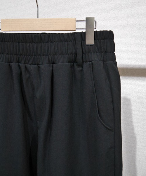 SUPERTHANKS(スーパーサンクス)の「テーパードパンツ■セットアップ対応■(ユニセックス)(スラックス・メンズ・ブラック・SMALL/MEDIUM/LARGE)」の2枚目の写真
