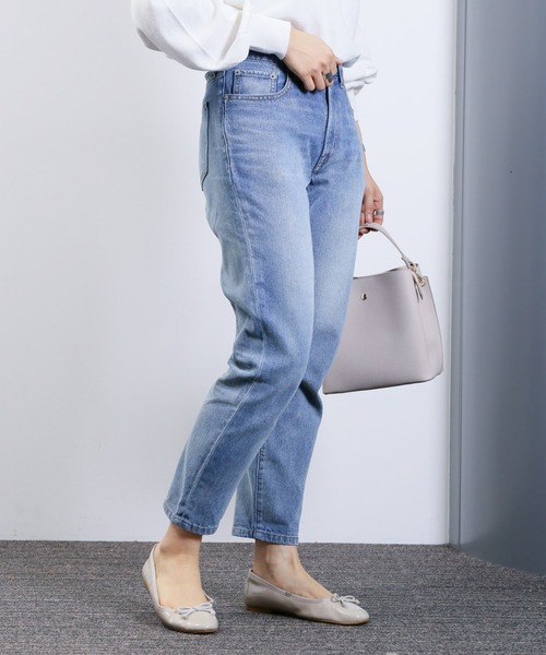 earth music&ecology(アースミュージックアンドエコロジー)の「COTTON USAデニムパンツ(テーパード)*(デニムパンツ・レディース・サックスブルー/その他5・SMALL/MEDIUM/LARGE)」の4枚目の写真